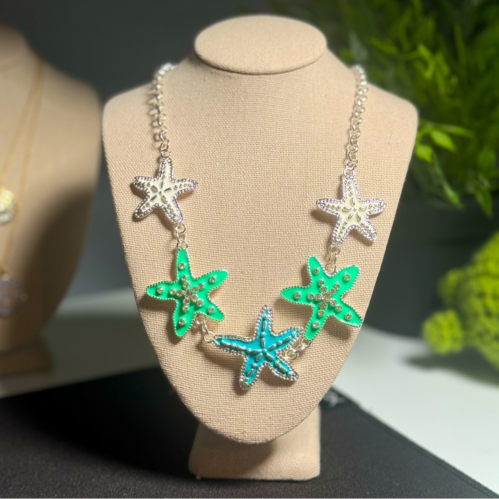 NWT Beach Chic Multi-Colored Starfish Statement Necklace